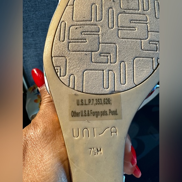 Size 7.5 Unisa Yvette floral print cork wedge.  Like new condition. 3” wedge. - Picture 6 of 6